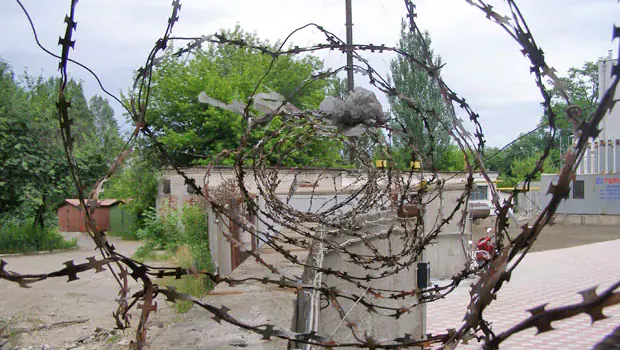 Контрафактная колючая проволока